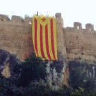 Imagen de la estelada en el Castillo de Corbera