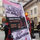 Protesta de los bomberos del Consorcio en la Plaza de Manises de Valencia