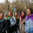 Irene Montero a su llegada a la manifestación. Hacía más de 15 grados en Madrid.