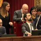 Roger Torrent y los miembros de la Mesa del Parlamento de Cataluña.