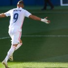 Karim Benzema, celebrando el segundo gol del Real Madrid al Levante el pasado domingo.