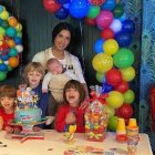 Pilar Rubio con sus hijos.