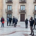 Cada último miércoles de mes la plataforma se concentra en la plaza de Baix de Elche