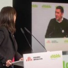 Otegi y la portavoz de ERC, Marta Vilalta, en su comparecencia conjunta este lunes.