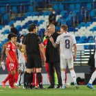 Zidane, hablando con Martínez Munuera al término del polémico Real Madrid-Sevilla del pasado domingo.