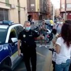 Aplausos al policía agredido en Alfafar