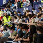 Opositores en las gradas del estadio 'Ciutat de València'