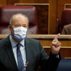 El ministros de Justicia, el jefe de la Abogacía del Estado.