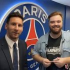 Messi con Ibai este miércoles en el campo del PSG.