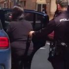 La mujer ha sido detenida por los agentes de la Policía Nacional