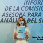 Yolanda Díaz con el informe de la Comisión Asesora para el Análisis del SMI.