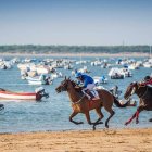 Carreras de caballos en la playa de Bajo Guía (Sanlúcar de Barrameda).