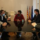 El presidente Carlos Mazón ha reunido a los alcaldes de Alicante y Elche  y a los responsables de La Vuelta