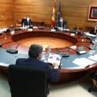 La reunión para coordinar la evacuación de este lunes en Moncloa.