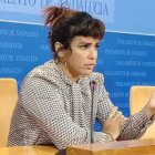 La portavoz de Adelante Andalucía, Teresa Rodríguez, durante su comparecencia en rueda de prensa en el Parlamento.