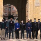 El alcalde de Elche, Carlos González, junto a autoridades políticas y policiales en el acto celebrado en Elche