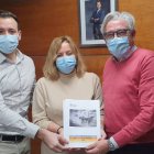 Ana sala, alcaldesa de Calpe, acompañada del primer teniente de alcalde, Juan Manuel del Pino y por el concejal de hacienda, Fernando Ortiz, presentan los presupuestos para el ejercicio 2022