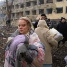 Imágenes tras el bombardeo de las tropas rusas a un hospital infantil.