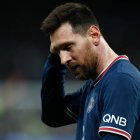 Leo Messi se lamenta durante un partido con el PSG.