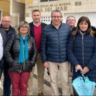 El presidente del PP de la provincia de Alicante, Toni Pérez, junto a represwentantes del partido en la Marina Baixa