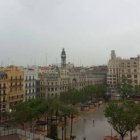 Imagen de la borrasca en la Plaza del Ayuntamiento de Valencia.