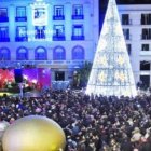 Imagen de la Nochevieja en la plaza de la Constitución en Málaga, antes de la pandemia.