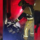 El fuego se ha extendido desde el salón a toda la vivienda