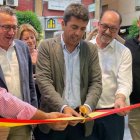 Carlos Mazón cortó la cinta de inauguración de la nueva sede del PP de Orihuela