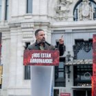 Abascal en una concentración denunciando el precio de los carburantes