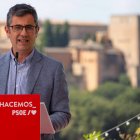 Bolaños en un acto del PSOE-A en Granada, con Juan Espadas.