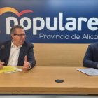 Toni Pérez y Juan Francisco Pérez Llorca en la sede provincial del PP