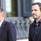 El secretario de Estado, Enrique Santiago y el ministro de Consumo, Alberto Garzón