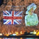 Imagen proyectada de la Reina Isabel sobre el Peñón de Gibraltar al conocer su delicado estado de salud y antes de su fallecimiento.