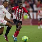 Jules Koundé, con la camiseta del Sevilla, en un partido de la pasada temporada.