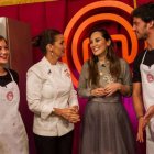 Miri Pérez (a la izquierda) en su edición de MasterChef junto a Jorge Brazález (a la derecha).