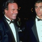 Julio Iglesias y su hijo Enrique