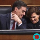 Pedro Sánchez y Carmen Calvo