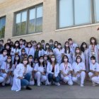 Profesionales de Ribera Salud con mascarilla rosa por el Día Internacional contra el Cáncer de Mama - RIBERA SALUD