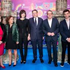 Concepción Carcajosa, Veronica Ollé, Diana Morant, Ximo Puig, Antonio Pérez y Jose Pablo López posan en el photocall de la gran Final de Benidorm Fest - Europa Press