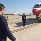 Pedro Sánchez va a dar en los próximos meses mucho "tute" al Falcon oficial.