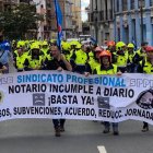 Imagen de la manifestación llevada a cabo por los bomberos esta mañana - SPPLB