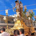 Sant Rafael corriendo a ritmo de traca por las calles de La Nucía