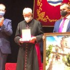 D. Fernando Navarro recibió este sábado un emotivo homenaje del pueblo de Aspe