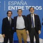 Feijóo, junto a Aznar y Rajoy en su último encuentro.