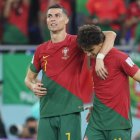 Cristiano y Joao Félix celebran uno de los goles de Portugal.