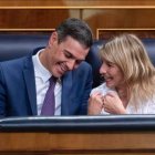 Yolanda Díaz, Ministra de Trabajo, junto a Pedro Sánchez, Presidente del Gobierno.