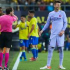 Gerard Piqué, en un momento del encuentro de ayer en Cádiz.