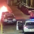 Arde un coche de la Guardia Civil en Almassora.