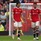 Cristiano Ronaldo se lamenta de un gol encajado junto a sus compañeros del United.