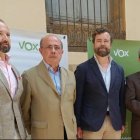 Juanma Badenas, Gil Lázaro, Espinosa de los Monteros y Carlos Flores en la presentación de candidatos de Vox en Valencia / Sonia García.